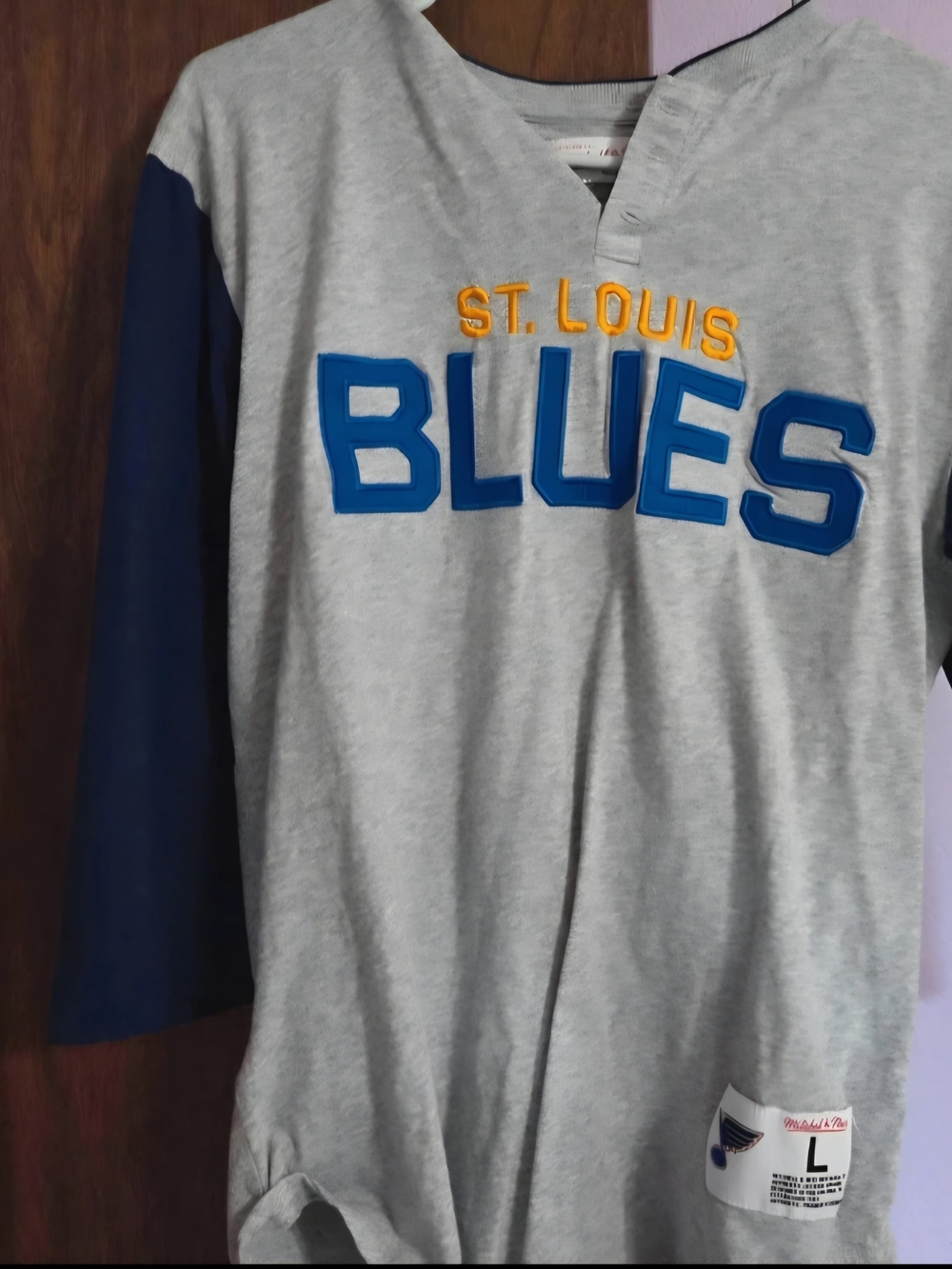 Mitchell & Ness Womens 3/4 Sleeve Top - Large